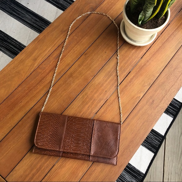 Urban Expressions Brown Vegan Leather Clutch 👜 - Picture 3 of 8